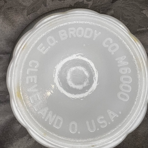 Accents 196s Eo Brody M6000 Milk Glass Pedestal Bowl Carnival